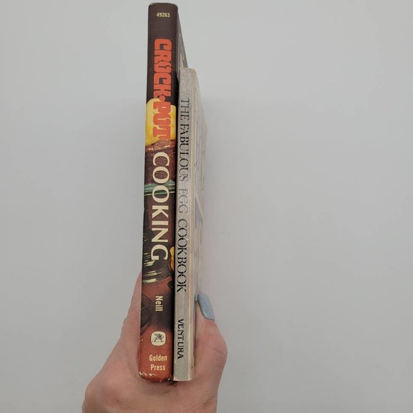 Lot of‎ 2 Vintage Cookbooks The Fabulous Egg 1979 & Rival Crock Pot Cooking 1975 - Picture 2 of 11